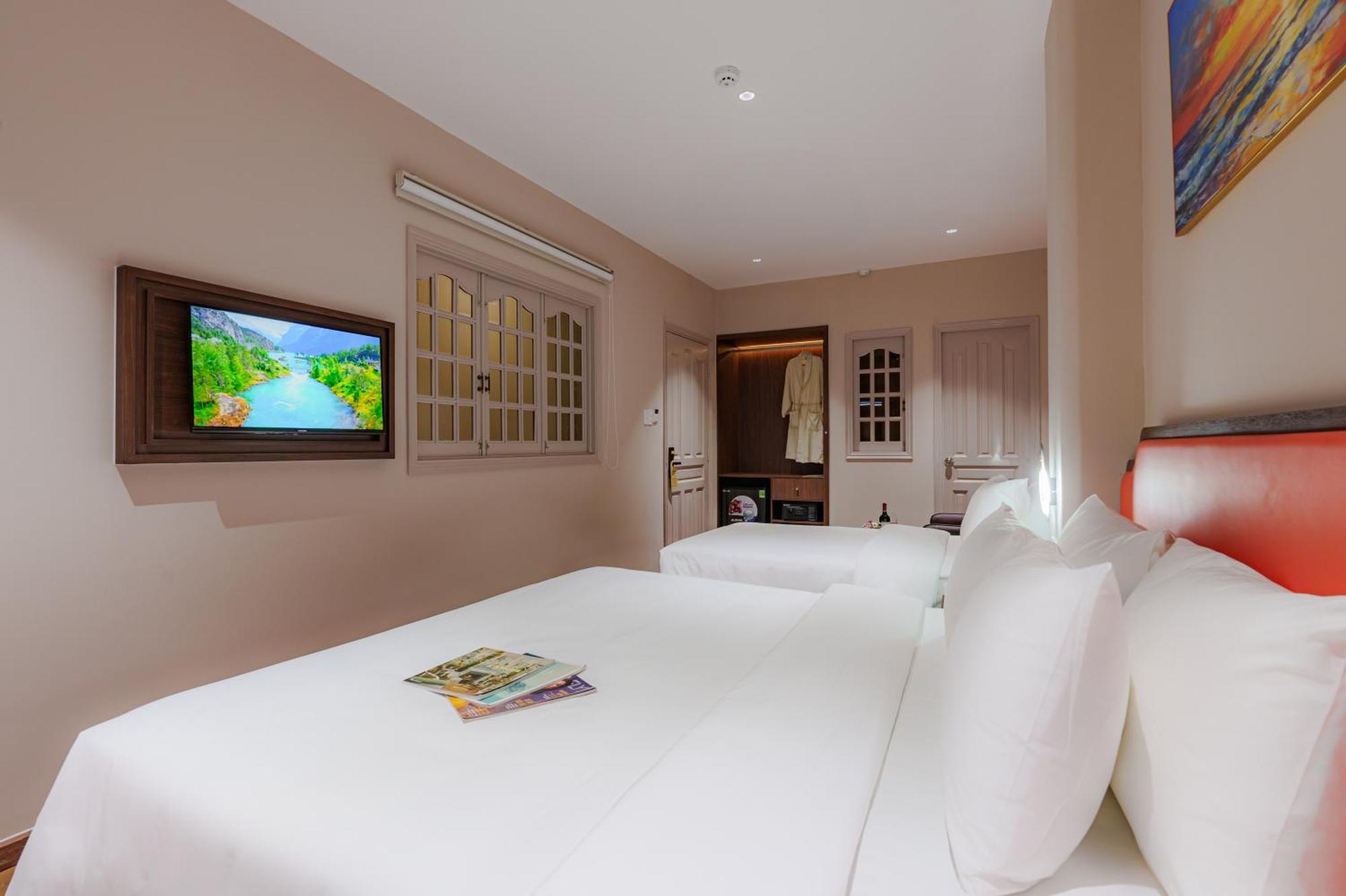 Hotel Salute Saigon And